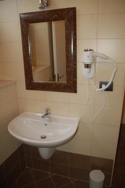 B&B Emily Бриндизи Экстерьер фото